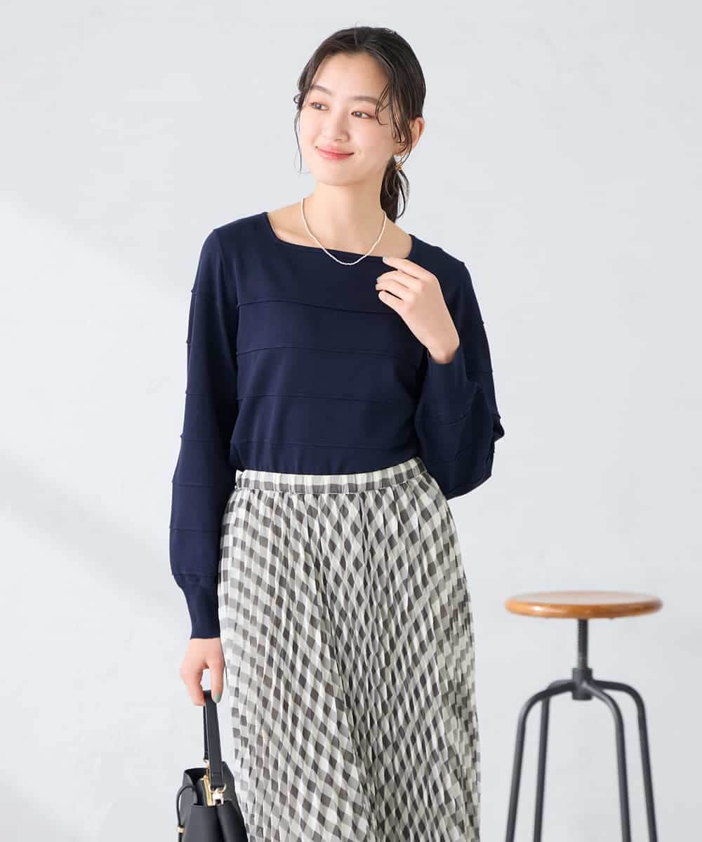 K2FFD17044 a.v.v(アー・ヴェ・ヴェ) 【雑誌InRed(宝島社)4月号掲載/洗える/UVカット】タックボーダースクエアニット ネイビー