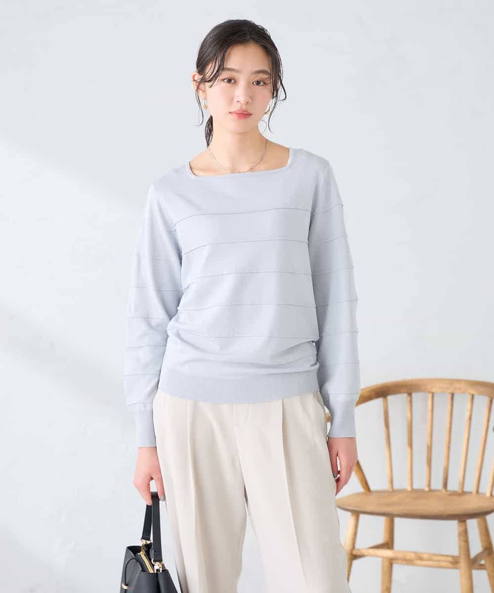 K2FFD17044 a.v.v(アー・ヴェ・ヴェ) 【雑誌InRed(宝島社)4月号掲載/洗える/UVカット】タックボーダースクエアニット ライトグレー