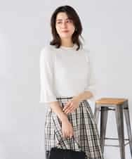 K2FGD29044 a.v.v(アー・ヴェ・ヴェ) 部分シアーフレア袖リブニット ホワイト