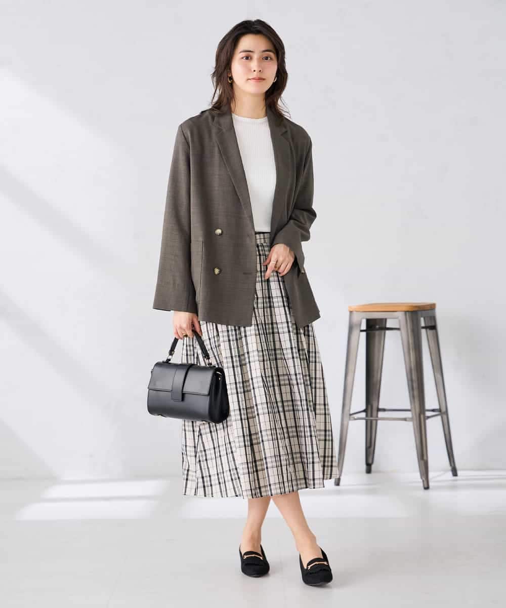 K2FGD29044 a.v.v(アー・ヴェ・ヴェ) 部分シアーフレア袖リブニット ホワイト