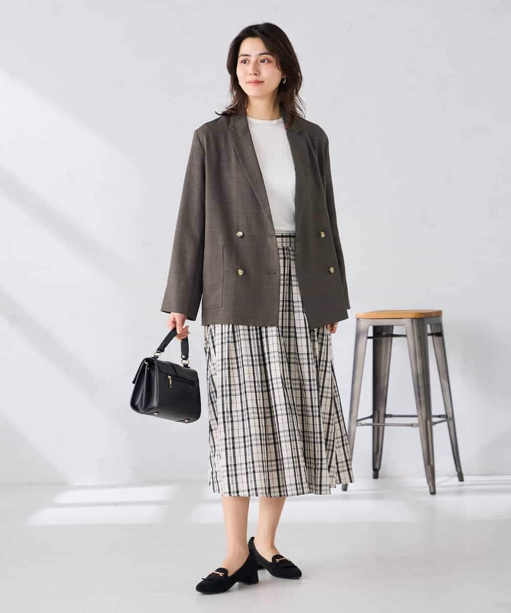 K2FGD29044 a.v.v(アー・ヴェ・ヴェ) 部分シアーフレア袖リブニット ホワイト