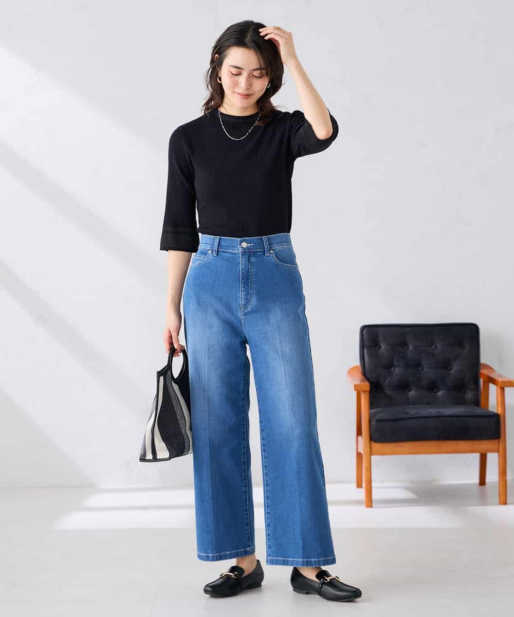 K2FGD29044 a.v.v(アー・ヴェ・ヴェ) 部分シアーフレア袖リブニット ホワイト