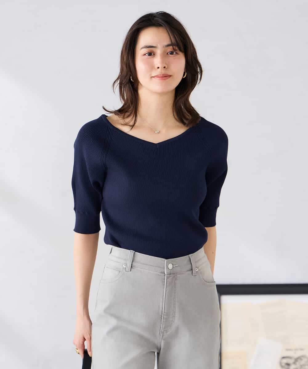 K2FGD36044 a.v.v(アー・ヴェ・ヴェ) Vネックデコルテニット ネイビー