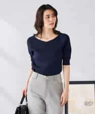 K2FGD36044 a.v.v(アー・ヴェ・ヴェ) Vネックデコルテニット ネイビー