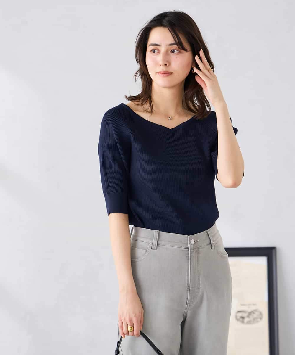 K2FGD36044 a.v.v(アー・ヴェ・ヴェ) Vネックデコルテニット ネイビー