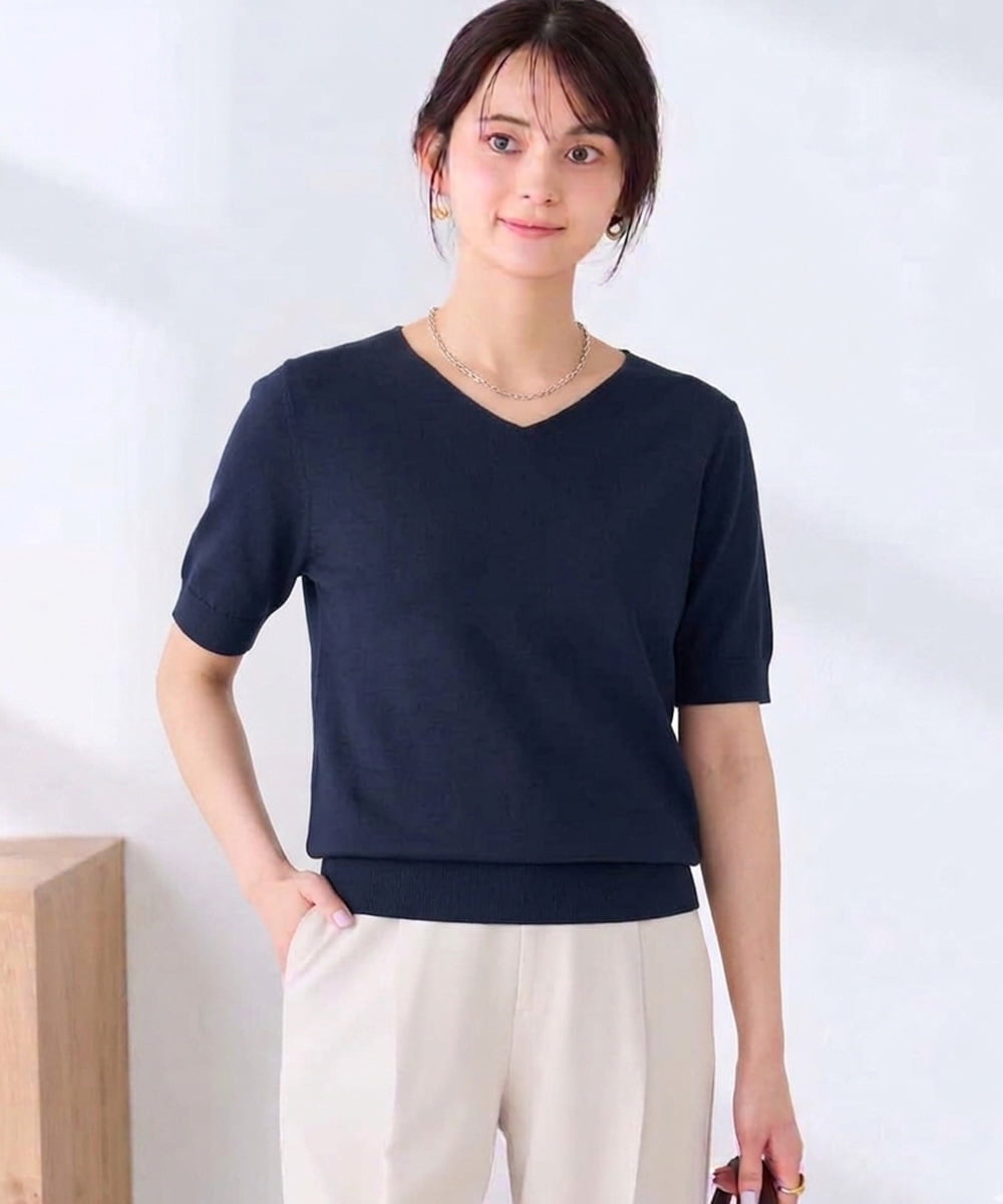 K2FGD79039 a.v.v(アー・ヴェ・ヴェ) ハーフスリーブVネックサマーニット【WEB限定/洗える/接触冷感/UVカット】 ネイビー