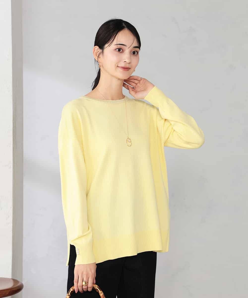 K2FJA06044 a.v.v(アー・ヴェ・ヴェ) 袖パール付きチュニックニット ライトイエロー