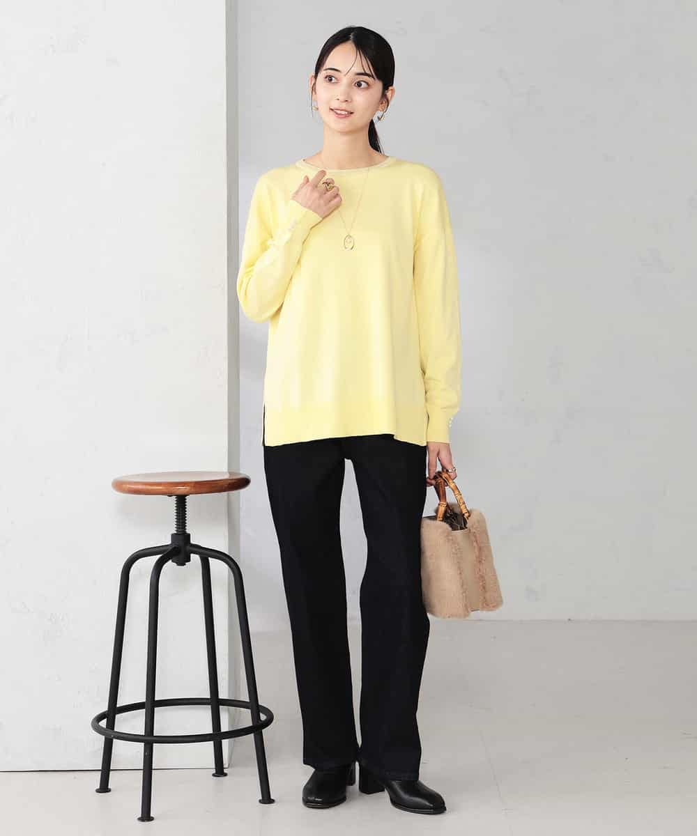 K2FJA06044 a.v.v(アー・ヴェ・ヴェ) 袖パール付きチュニックニット ライトイエロー