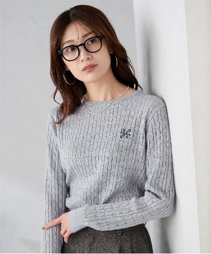K2FKA26044  ワンポイント刺繍ケーブルニット