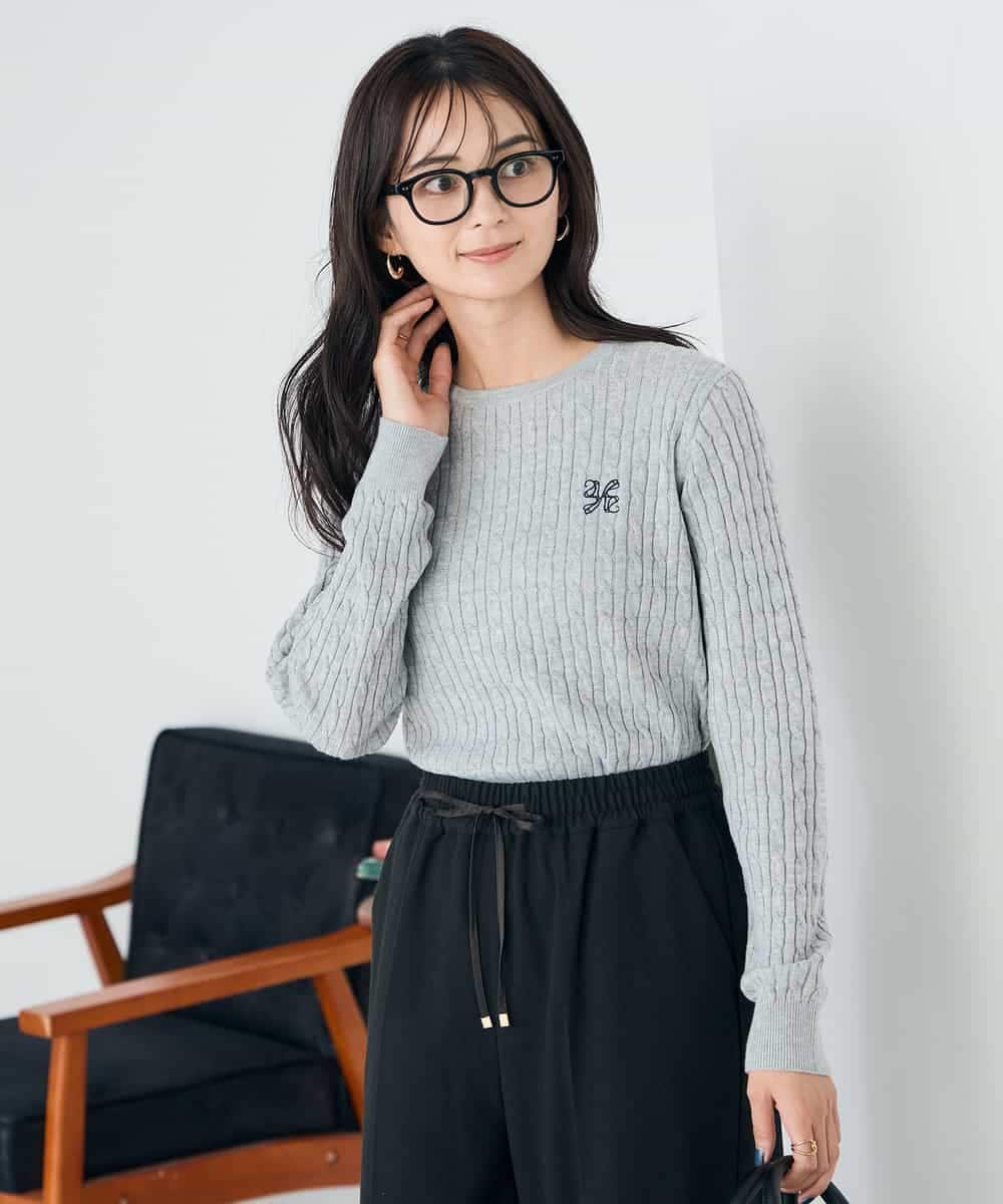 K2FKA26044 a.v.v(アー・ヴェ・ヴェ) ワンポイント刺繍ケーブルニット ラベンダー