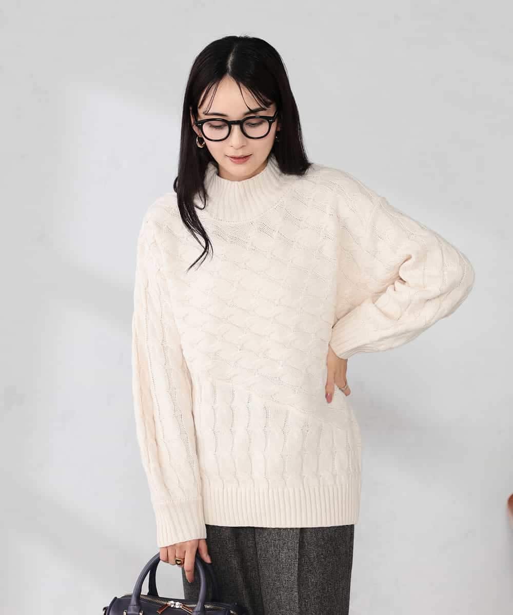 K2FKA55049 a.v.v(アー・ヴェ・ヴェ) ケーブル編みバイアスデザインニット レッド