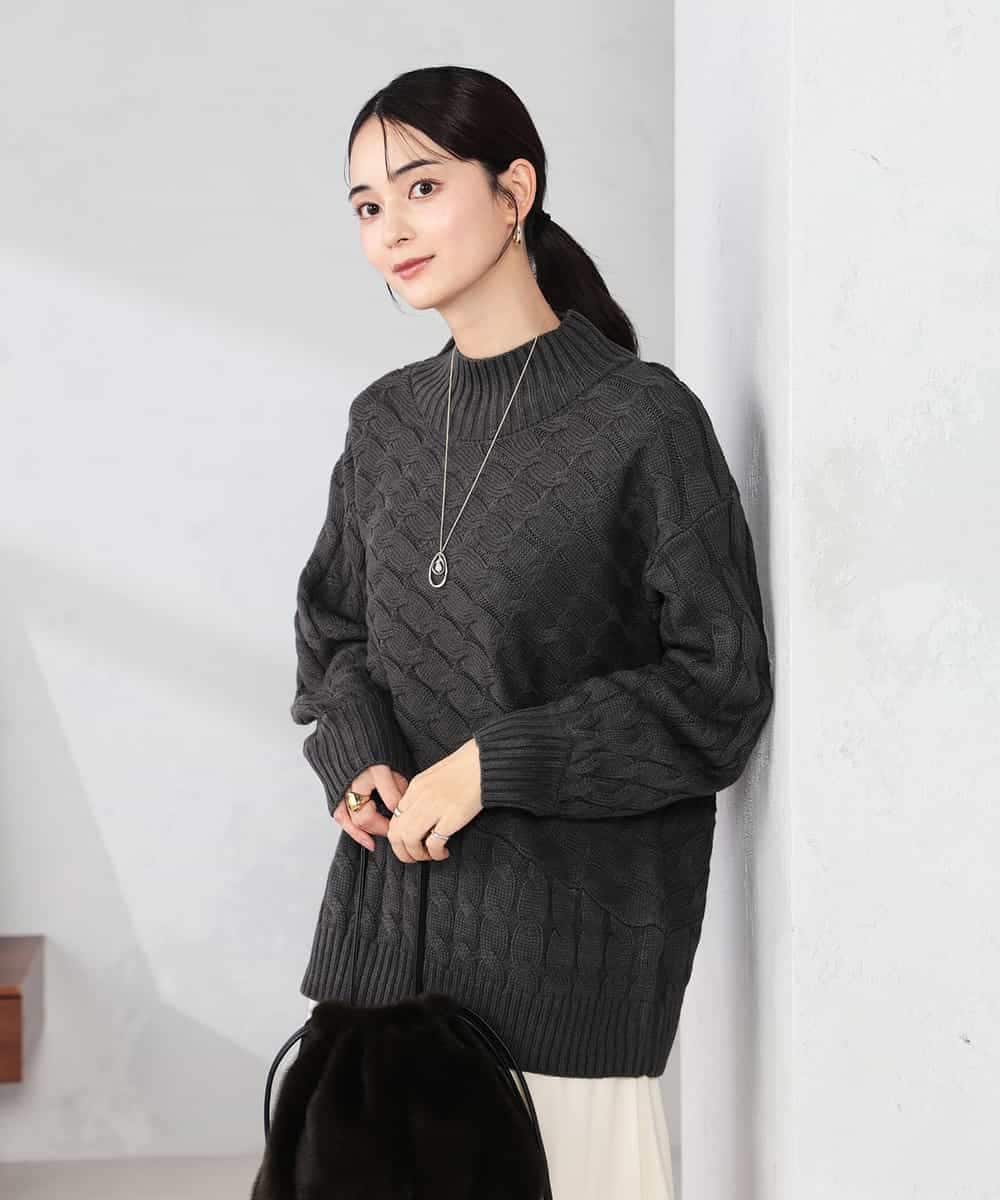 K2FKA55049 a.v.v(アー・ヴェ・ヴェ) ケーブル編みバイアスデザインニット レッド