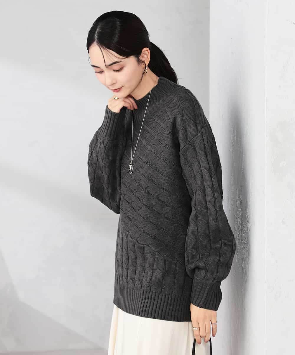 K2FKA55049 a.v.v(アー・ヴェ・ヴェ) ケーブル編みバイアスデザインニット レッド