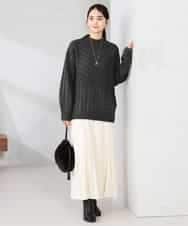 K2FKA55049 a.v.v(アー・ヴェ・ヴェ) ケーブル編みバイアスデザインニット レッド