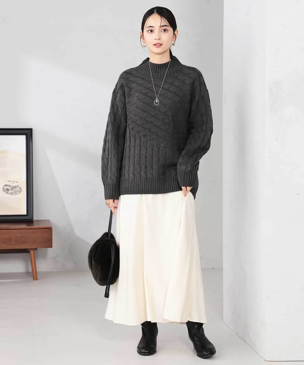 K2FKA55049 a.v.v(アー・ヴェ・ヴェ) ケーブル編みバイアスデザインニット レッド