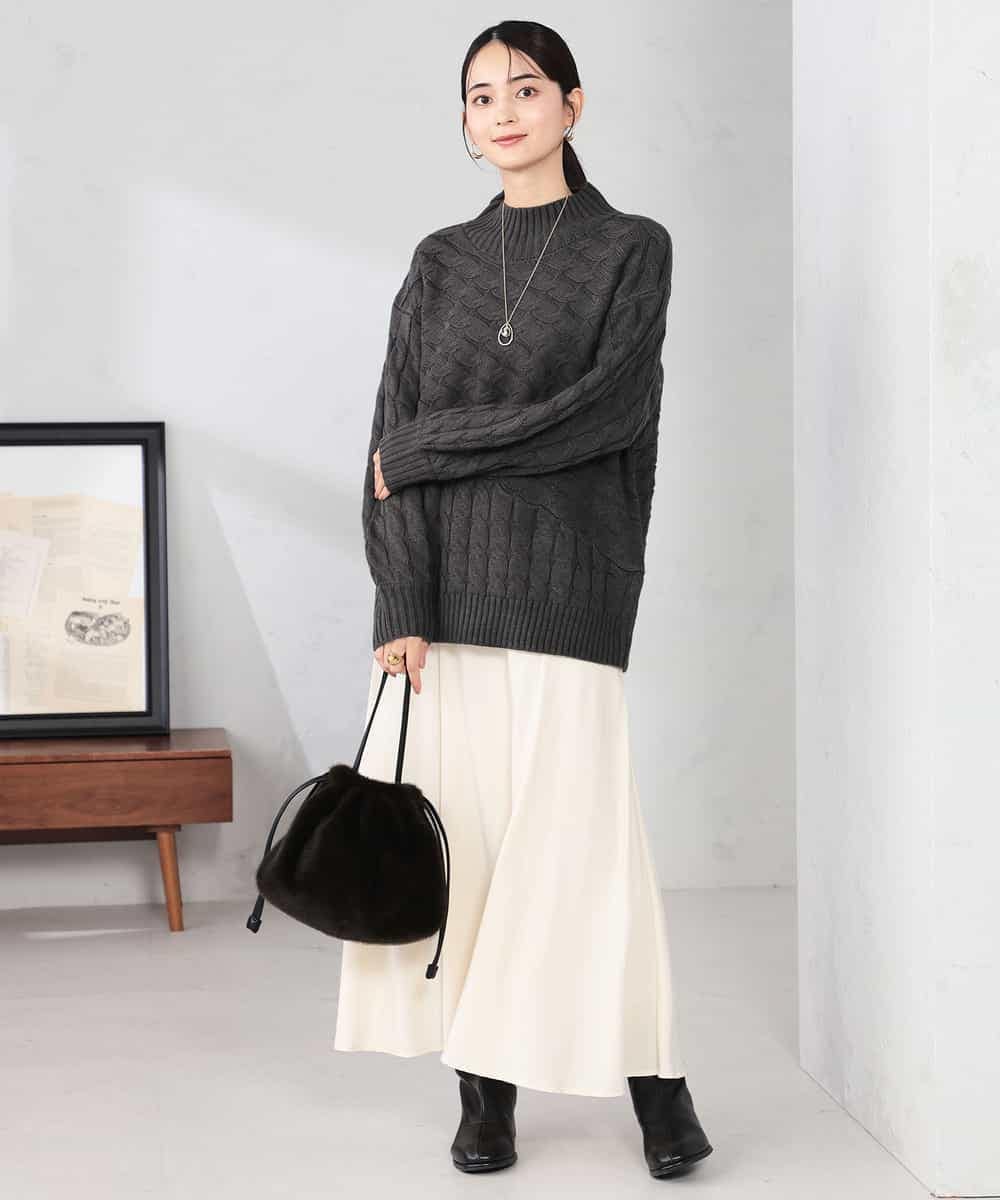 K2FKA55049 a.v.v(アー・ヴェ・ヴェ) ケーブル編みバイアスデザインニット レッド