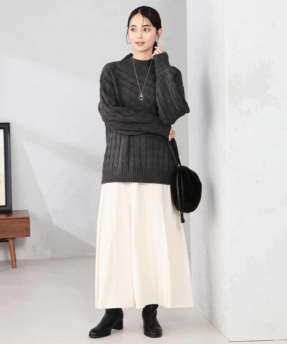 K2FKA55049 a.v.v(アー・ヴェ・ヴェ) ケーブル編みバイアスデザインニット レッド