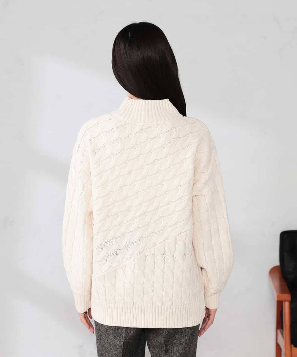 K2FKA55049 a.v.v(アー・ヴェ・ヴェ) ケーブル編みバイアスデザインニット レッド