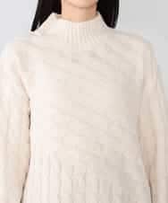 K2FKA55049 a.v.v(アー・ヴェ・ヴェ) ケーブル編みバイアスデザインニット レッド