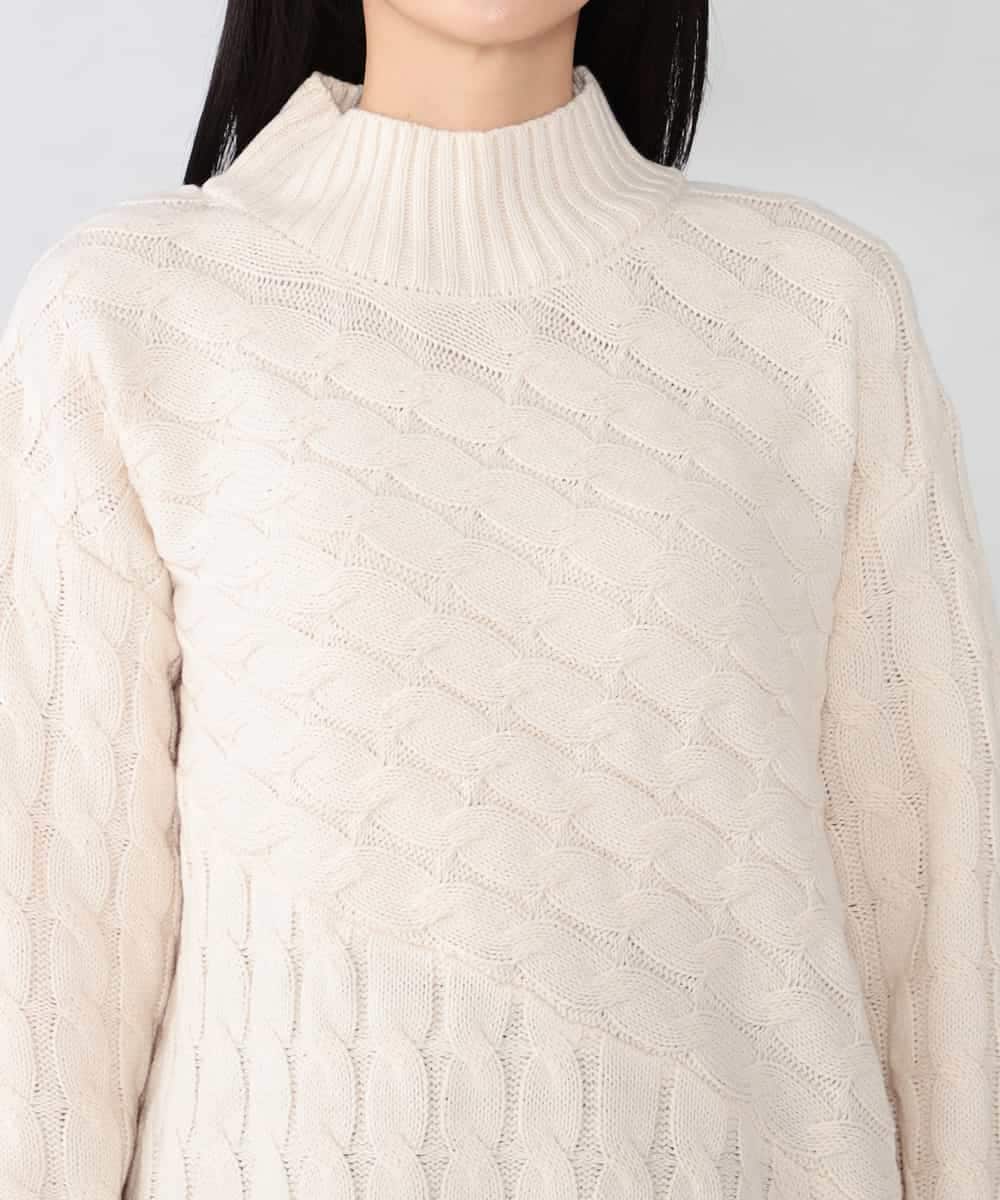 K2FKA55049 a.v.v(アー・ヴェ・ヴェ) ケーブル編みバイアスデザインニット レッド