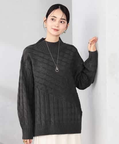 K2FKA55049 a.v.v ケーブル編みバイアスデザインニット