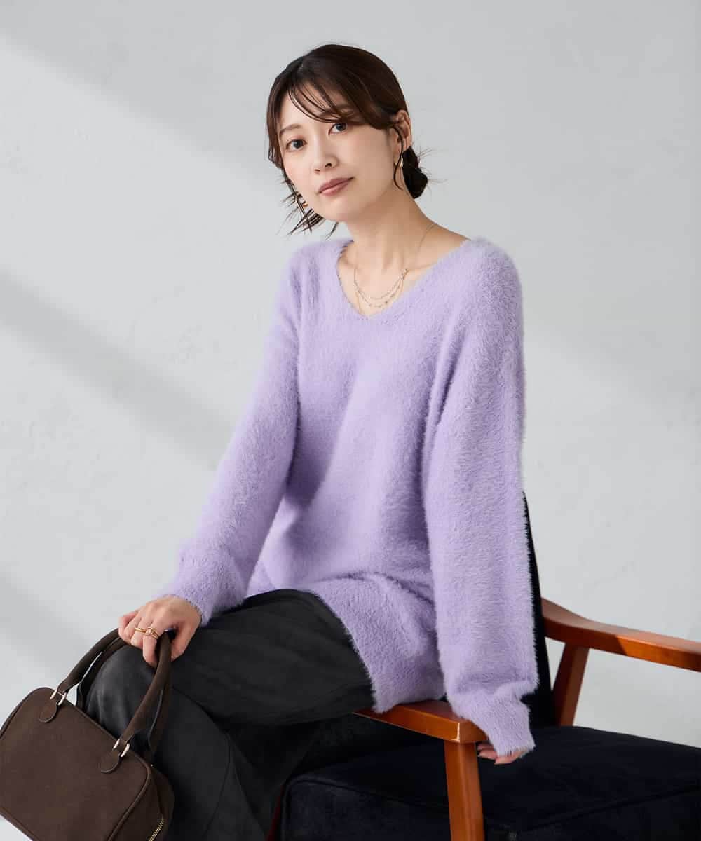 K2FLA21044 a.v.v(アー・ヴェ・ヴェ) フェザーヤーンVネックニット ラベンダー