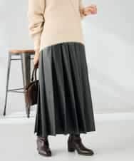 K2HBD18069 a.v.v(アー・ヴェ・ヴェ) 【洗える】レザープリーツスカート ダークグレー