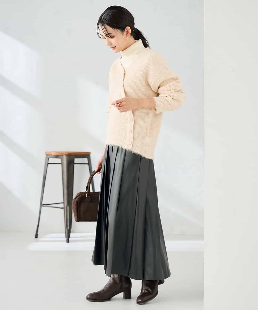 K2HBD18069 a.v.v(アー・ヴェ・ヴェ) 【洗える】レザープリーツスカート ダークグレー