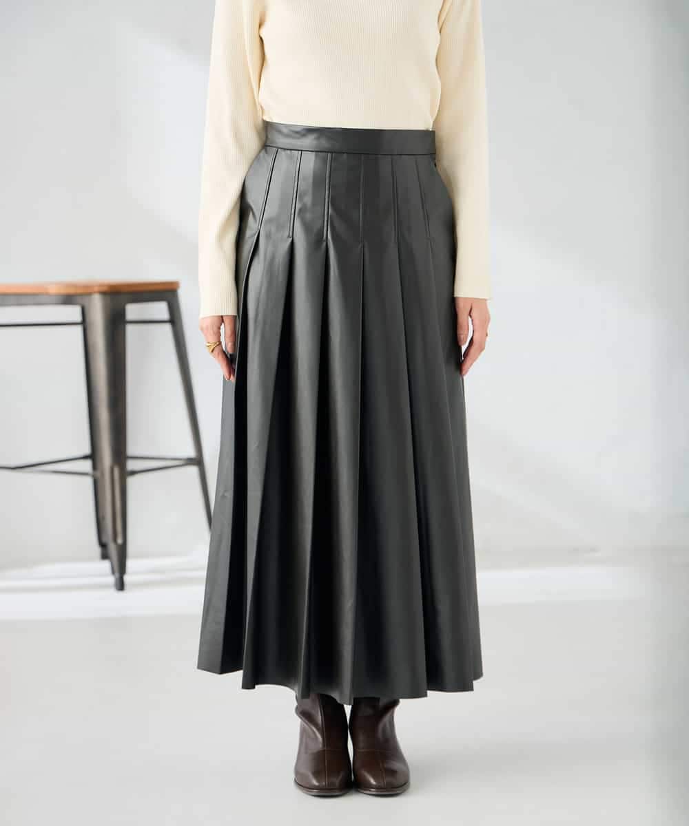K2HBD18069 a.v.v(アー・ヴェ・ヴェ) 【洗える】レザープリーツスカート ダークグレー
