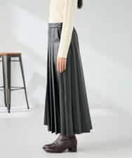 K2HBD18069 a.v.v(アー・ヴェ・ヴェ) 【洗える】レザープリーツスカート ダークグレー