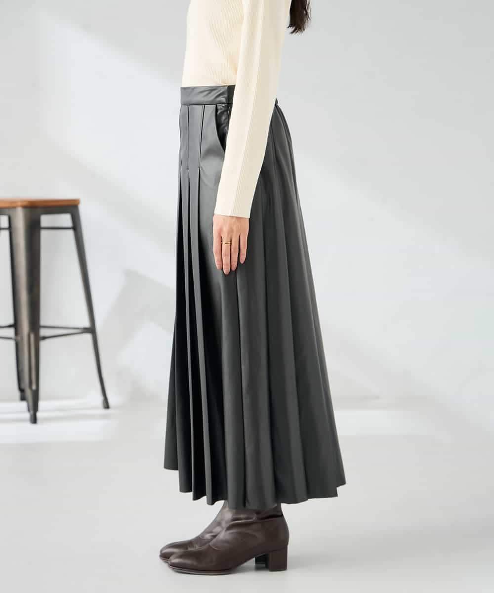 K2HBD18069 a.v.v(アー・ヴェ・ヴェ) 【洗える】レザープリーツスカート ダークグレー