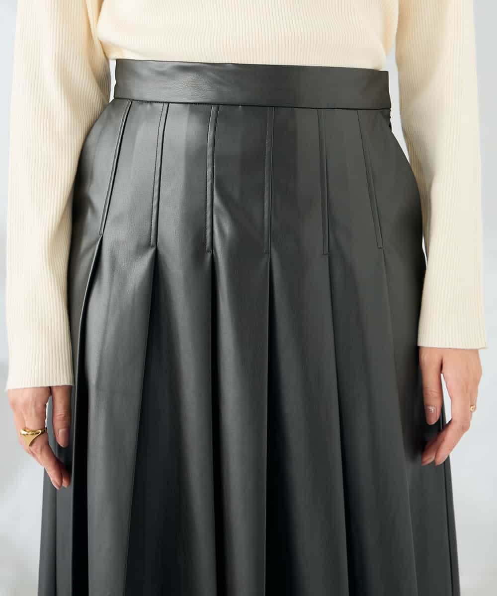 K2HBD18069 a.v.v(アー・ヴェ・ヴェ) 【洗える】レザープリーツスカート ダークグレー