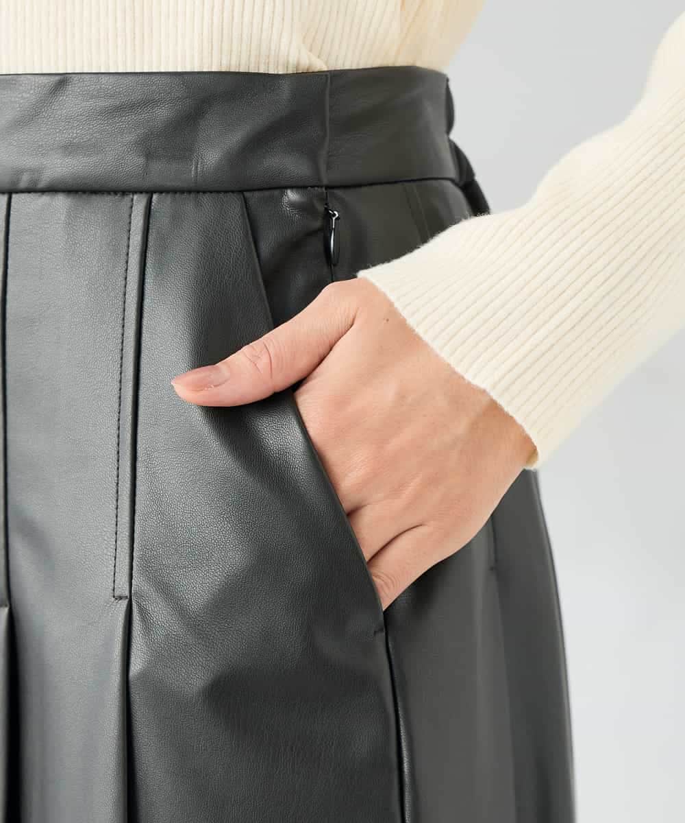 K2HBD18069 a.v.v(アー・ヴェ・ヴェ) 【洗える】レザープリーツスカート ダークグレー
