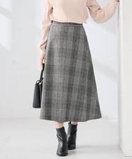K2HBD19059 a.v.v(アー・ヴェ・ヴェ) チェック柄フレアスカート ブラック