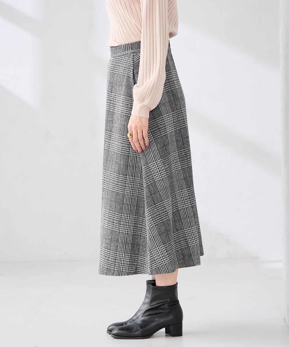 K2HBD19059 a.v.v(アー・ヴェ・ヴェ) チェック柄フレアスカート ブラック