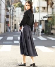 K2HDS01054 a.v.v(アー・ヴェ・ヴェ) タックフレアスカート ネイビー