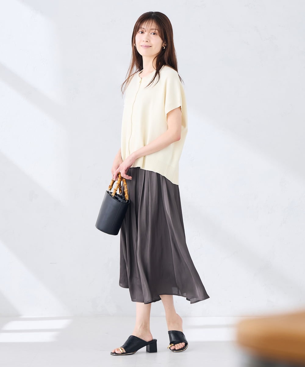 K2HGD18049 a.v.v(アー・ヴェ・ヴェ) エアリーサテンフレアスカート ブルー