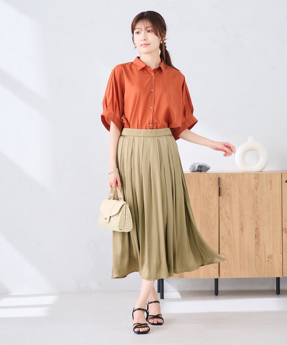 K2HGD18049 a.v.v(アー・ヴェ・ヴェ) エアリーサテンフレアスカート ブルー