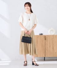 K2HGD18049 a.v.v(アー・ヴェ・ヴェ) エアリーサテンフレアスカート ブルー