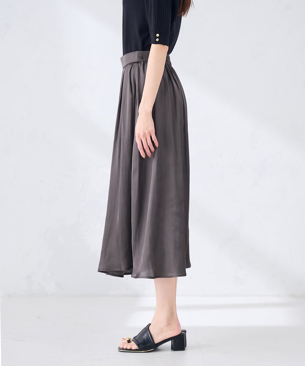 K2HGD18049 a.v.v(アー・ヴェ・ヴェ) エアリーサテンフレアスカート ブルー