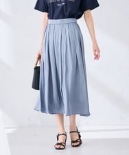K2HGD18049 a.v.v(アー・ヴェ・ヴェ) エアリーサテンフレアスカート ブルー