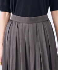 K2HGD18049 a.v.v(アー・ヴェ・ヴェ) エアリーサテンフレアスカート ブルー