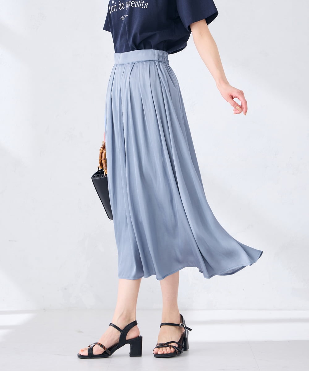 K2HGD18049 a.v.v(アー・ヴェ・ヴェ) エアリーサテンフレアスカート ブルー