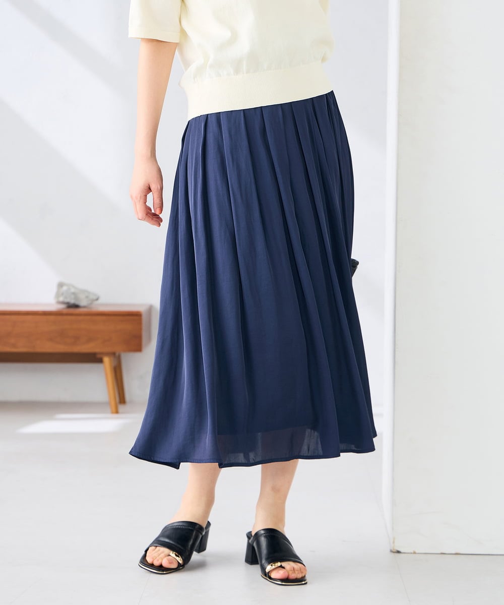 K2HGD18049 a.v.v(アー・ヴェ・ヴェ) エアリーサテンフレアスカート ネイビー