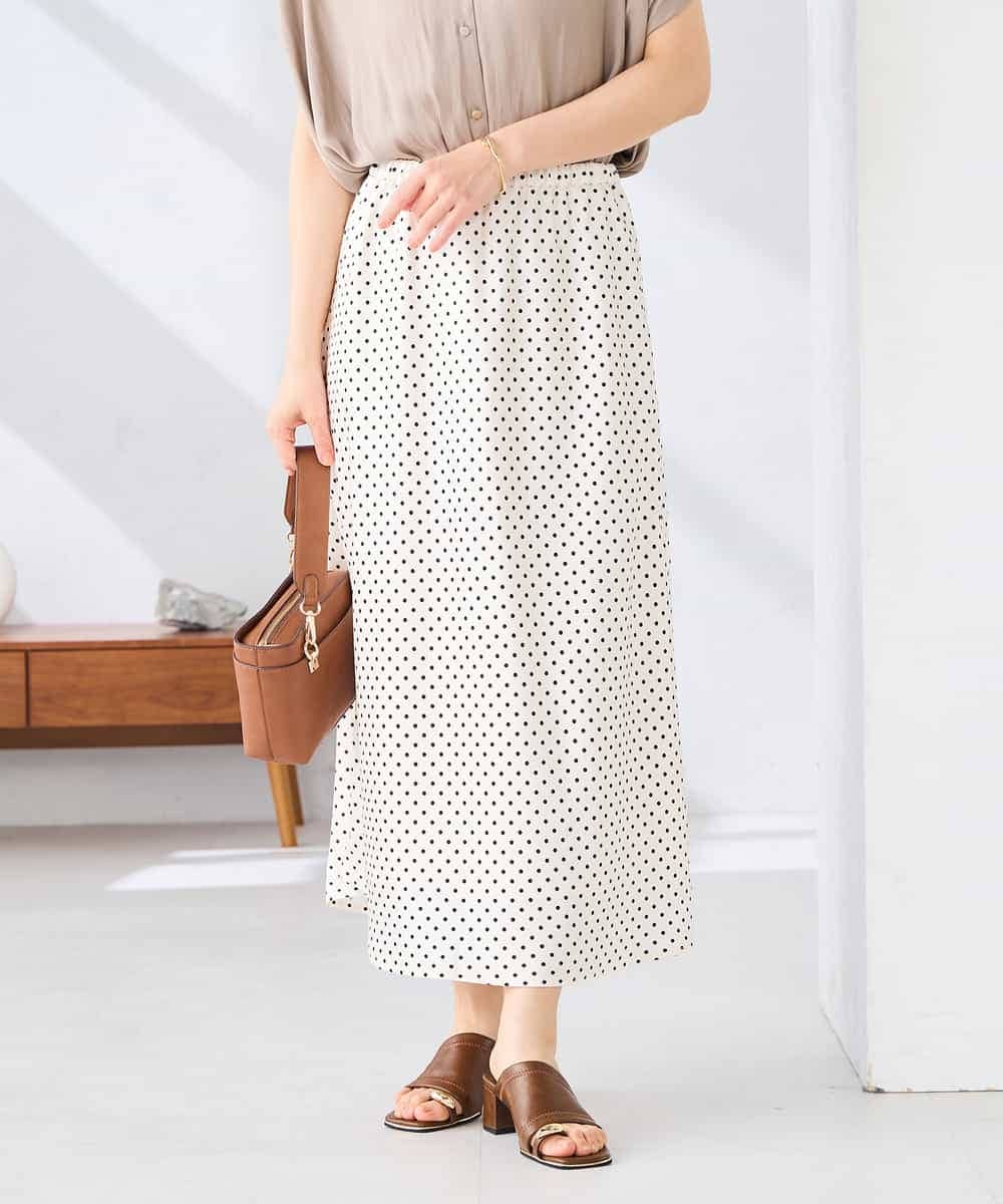 K2HGD24054 a.v.v(アー・ヴェ・ヴェ) ソフトマーメイドサテンスカート【マシンウォッシャブル】 ホワイト