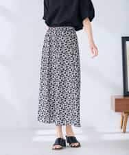 K2HGD24054 a.v.v(アー・ヴェ・ヴェ) ソフトマーメイドサテンスカート【マシンウォッシャブル】 ブラック