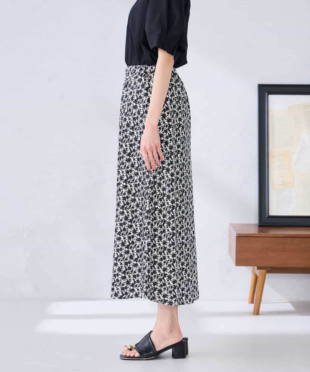 K2HGD24054 a.v.v(アー・ヴェ・ヴェ) ソフトマーメイドサテンスカート【マシンウォッシャブル】 ブラック