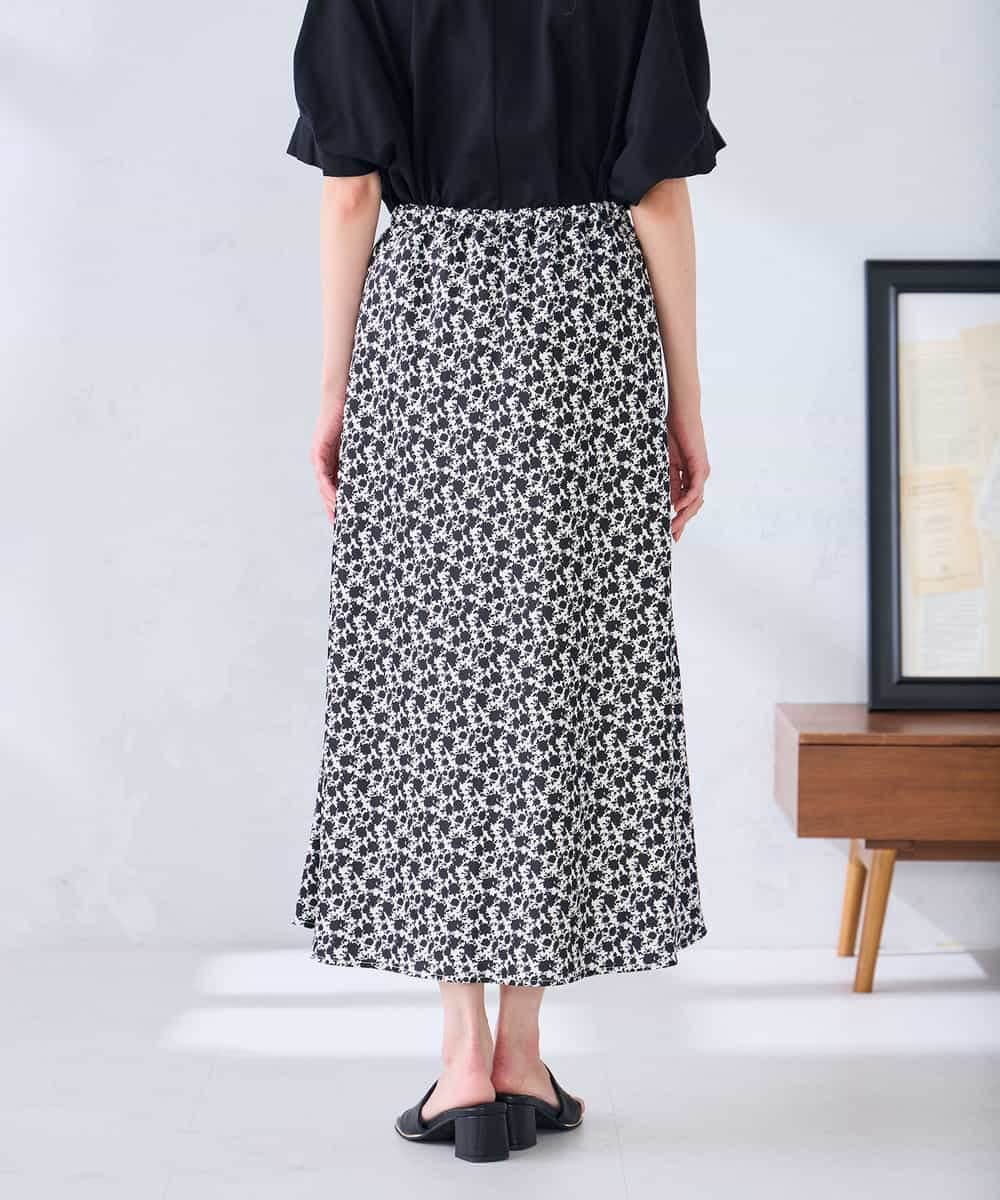 K2HGD24054 a.v.v(アー・ヴェ・ヴェ) ソフトマーメイドサテンスカート【マシンウォッシャブル】 ブラック