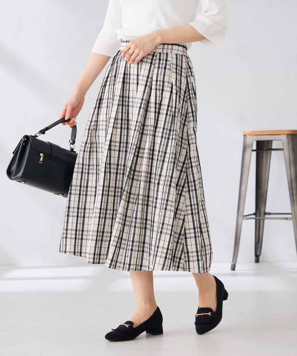 K2HGD26059 a.v.v(アー・ヴェ・ヴェ) 【洗える】メモリーチェックタフタスカート アイボリー