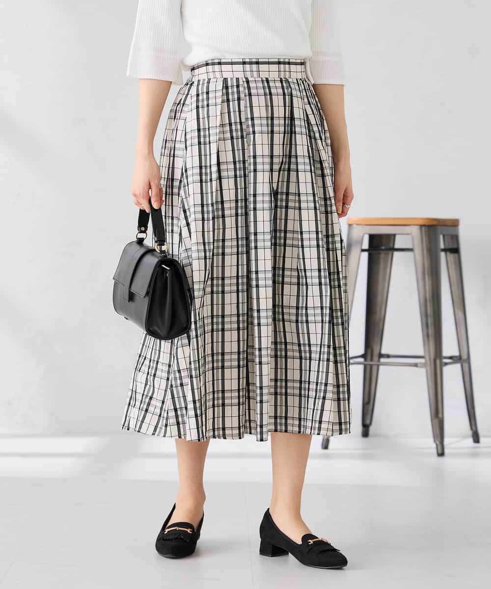 K2HGD26059 a.v.v(アー・ヴェ・ヴェ) 【洗える】メモリーチェックタフタスカート アイボリー